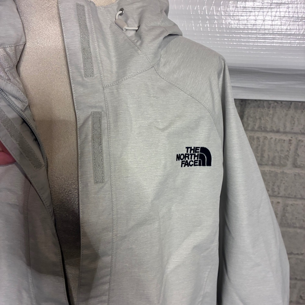 The North Face DryVent Rain Jacket Womens XL Gray Hooded Full Zip Shell Coat - Picture 3 of 7